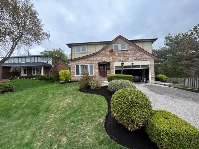 Landscape/Snow removal in Lawn, Tree Maintenance & Eavestrough in Mississauga / Peel Region - Image 7
