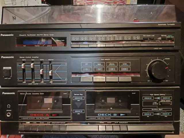 Vintage Panasonic SGD16 stereo system with turntable and cassett in Stereo Systems & Home Theatre in St. Albert - Image 3