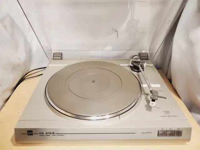 Vintage Dual  Turntable Model CS616Q in Stereo Systems & Home Theatre in Mississauga / Peel Region - Image 2