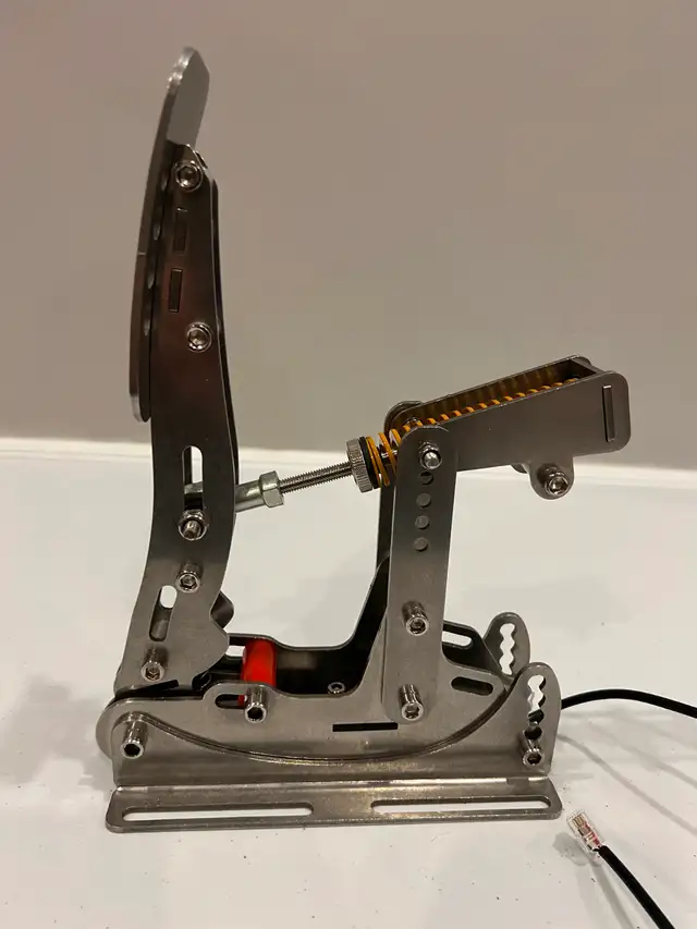 Sim Racing Pedals in Other in Kingston - Image 6