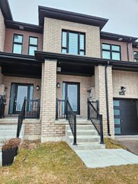 Townhouse For Rent in Barrie