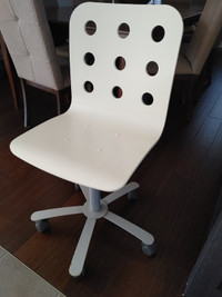 Swivel Desk Chair / Height Adjustable