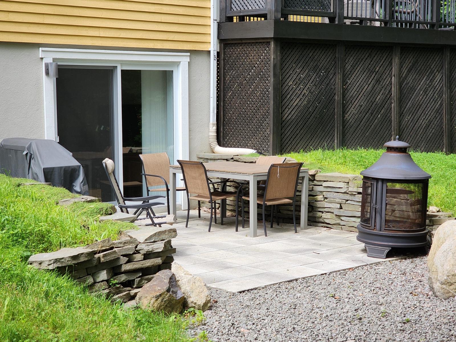 Lumineux logement 3 ½, bachelor rez-de-jardin, St-Hippolyte — photo 1