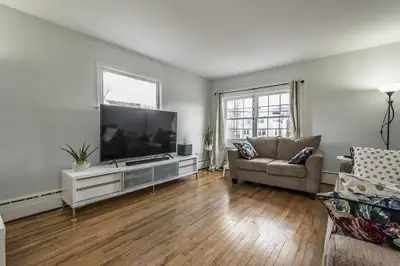 Minimum one year lease Pet friendly Second level, two bedroom apartment in a lovely and cozy 3plex l...