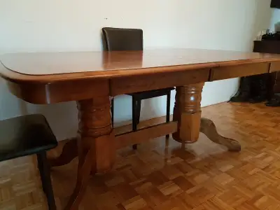 Table et buffet en bois vintage, View more