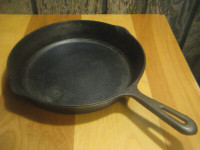 Poêle en fonte 9 1/2 INCH SKILLET TAIWAN I HV.