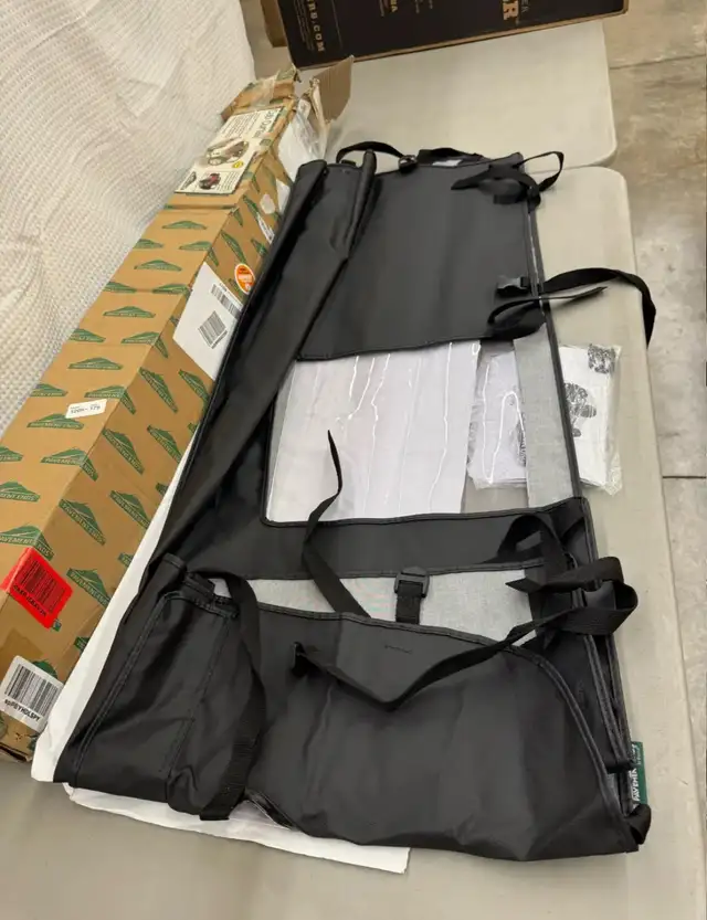 Jeep Pavement Ends Cab Curtain Black in Other in Hamilton - Image 9