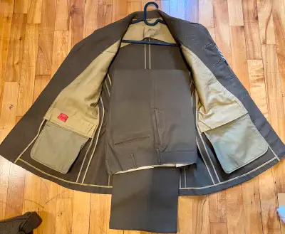 First one uniform sergent with pant 150$ Second one jacket us army 80$ All for 200$ Armée Army Guerr...