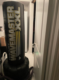 Punching bag , Wavemaster xxl, in shape, relieve stress