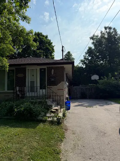 Newly Renovated - 2 Bedroom - 1 Bath - Legal BASEMENT Apartment - near Wilson Rd N/Adelaide, North O...