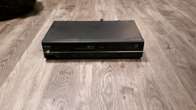 TOSHIBA   DVD/VHS VCR Combo Player HIFI Stereo, No Remote for sale  