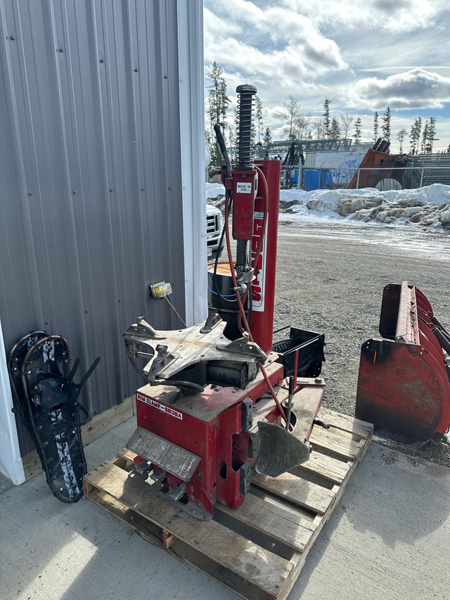 Coats Rimclamp 5030A Tire Changer in Other in Whitehorse