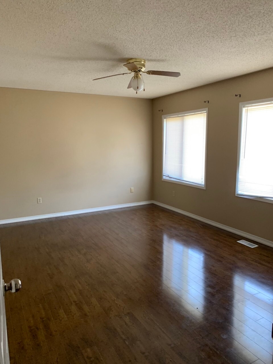 Room rental in Detached Home in Williams Pkwy and 410 4