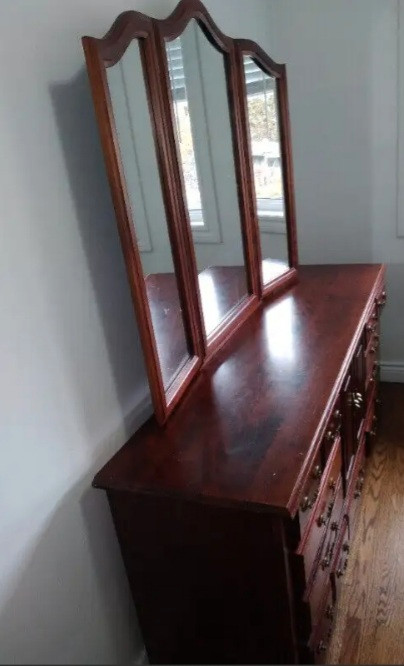 Bedroom dresser in Dressers & Wardrobes in Mississauga / Peel Region - Image 2