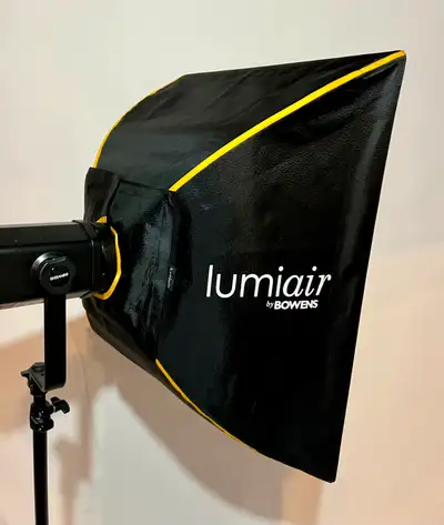 PHOTOGRAPHY SOFTBOX 3 FEET x 2 FEET - BOWENS MOUNT - LIKE NEW, View more