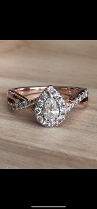  Diamond, revolutions, gold pear, shaped diamond ring
