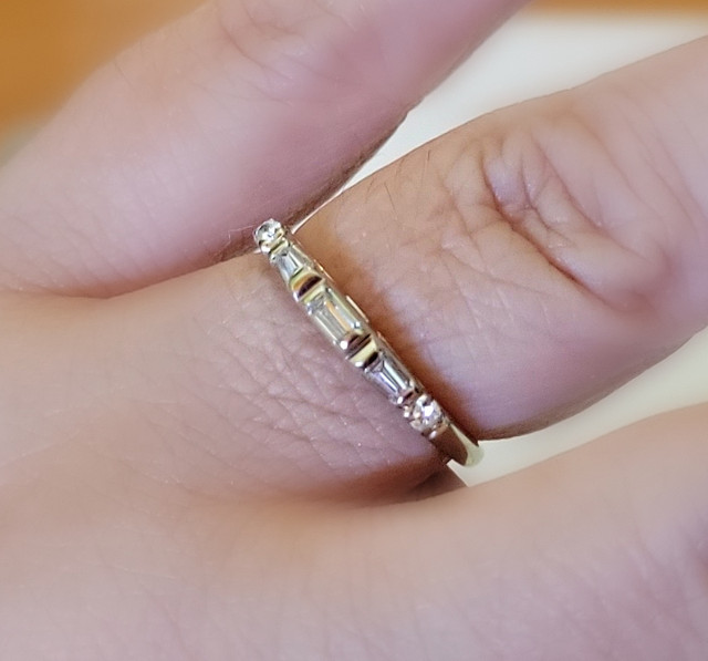 Wow! Vintage Gold Wedding Band and Engagement Ring Set in Jewellery & Watches in Hamilton - Image 3