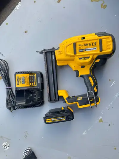 DEWALT 20V XR 18-G Narrow Crown Stapler Set, View more