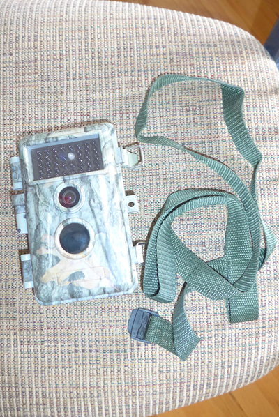Deux caméras de chasse à LED / Two, View more