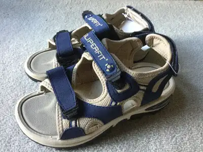 BRAND NEW - SUPERFIT SANDALS - CHILDREN’S SIZE 2, View more
