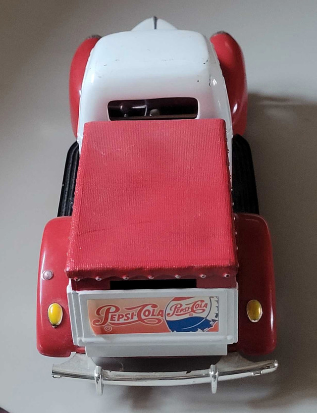 Vintage Pepsi Die Cast 1940 Ford Delivery Truck Money Bank in Arts & Collectibles in Oshawa / Durham Region - Image 3