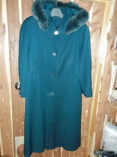 Manteau d'hiver en laine avec capuchon garni de renard, View more