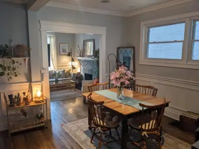 Spacious 3-Bed/2-Bath Heritage Duplex in Centretown (Sep 1st)