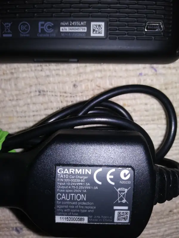 Garmin Nuvi 2455LMT 4.3” GPS Free maps & traffic. 32 GB micro SD in General Electronics in City of Montréal - Image 3