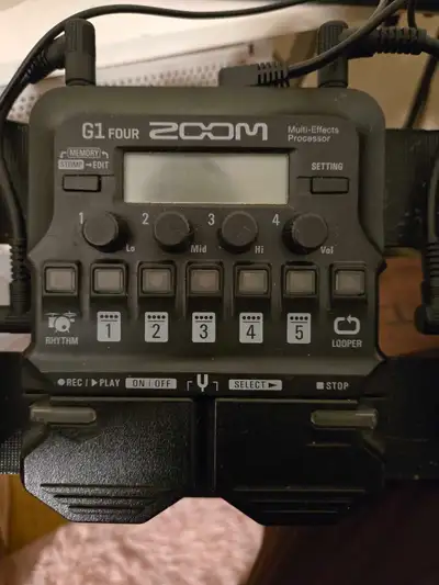 Zoom G1 Four Amp-sim/Multi-FX pedal, View more