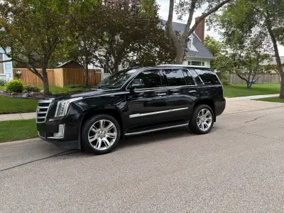 One owner No accidents. 6.2 premium package with 360 cameras and tons of options. Some rust bubbling...
