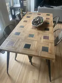 Dining table set / Chairs / table