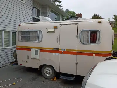 17 foot Boler. Front dinette rear bed configuration. Newer tires, roof vent, electrical distribution...