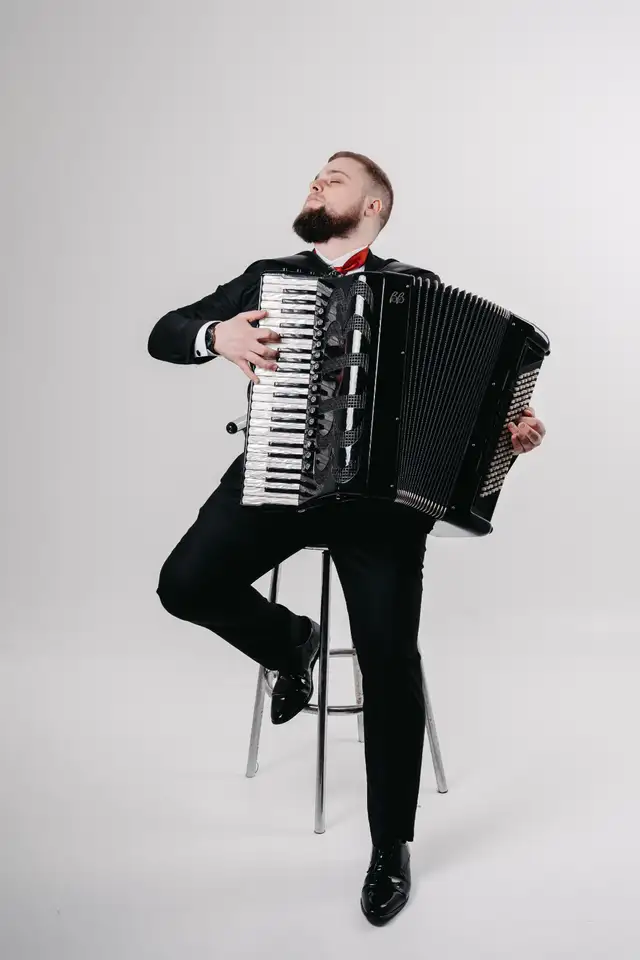 Accordion lessons | Play Accordion in 30 Days, Or Pay Nothing!64556782108675122