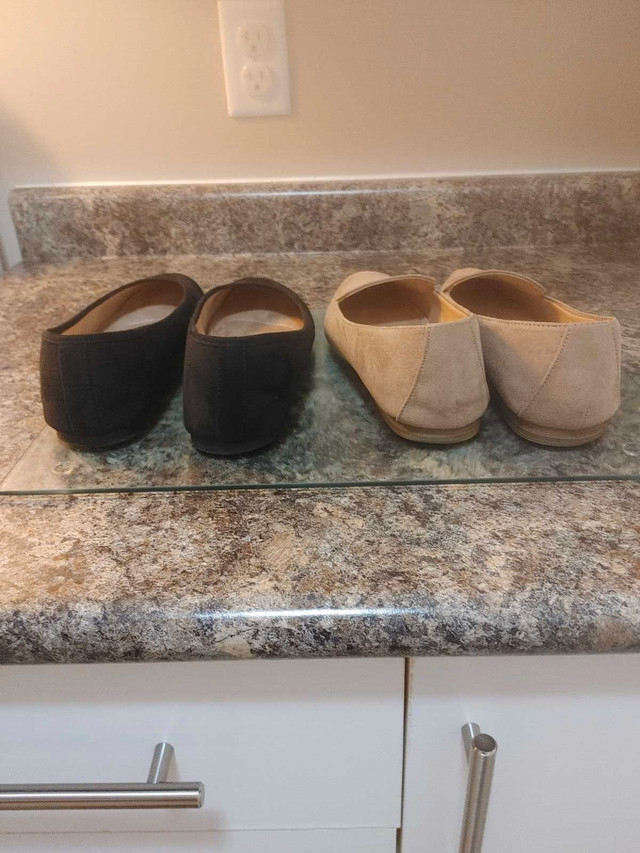 Like New, Old Navy, Suede Flats, Size 9, Each Worn Once, $10 e in Women's - Shoes in Barrie - Image 4
