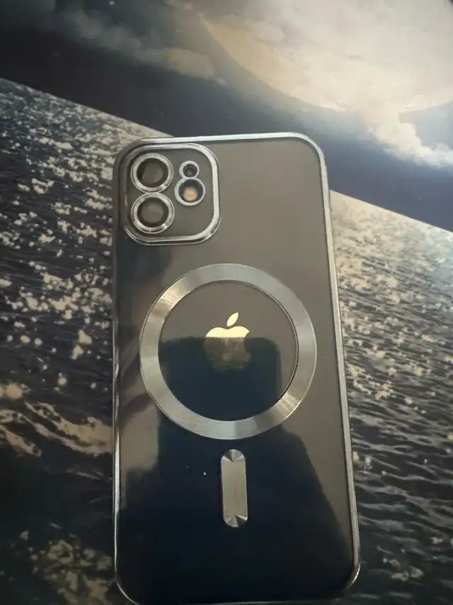 iphone 12 pro410021167702353921