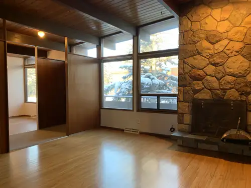 4 BEDROOM DUPLEX FOR RENT UNIVERSITY HEIGHTS CALGARY NW Prime location four bedroom University Heigh...