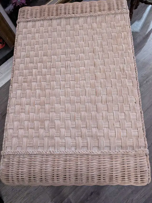 wicker table in Other Tables in London - Image 3