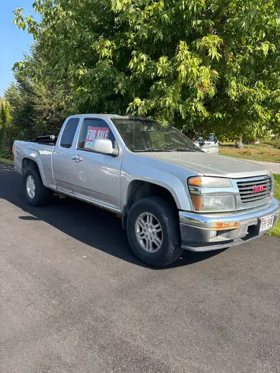 2010 GMC Canyon. Truck drives awesome… 4X4 works. No tranny or engine issues. Brand new box in the l...