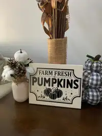 Fresh Farm Pumpkins wood sign