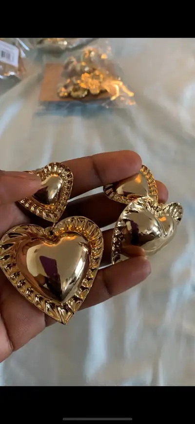 Boucles d’oreilles et bracelets  en or et en acier inoxydable, View more