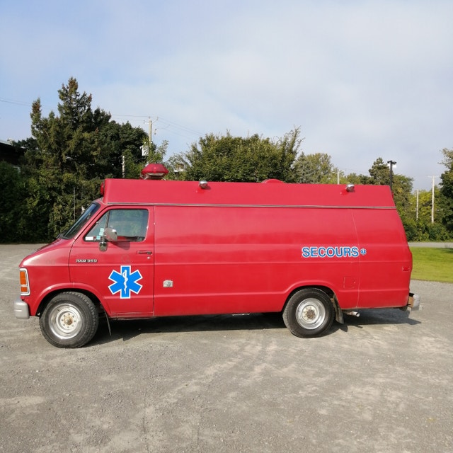 Dodge Ram Van — photo 2