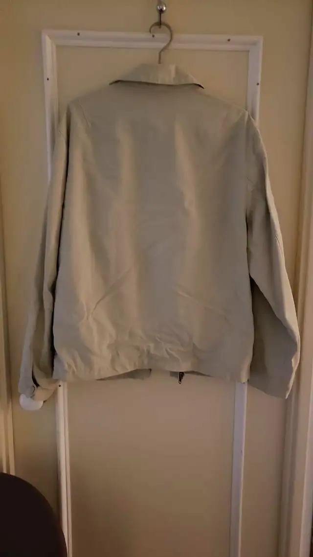 Mens jacket in Men's in Kingston - Image 5