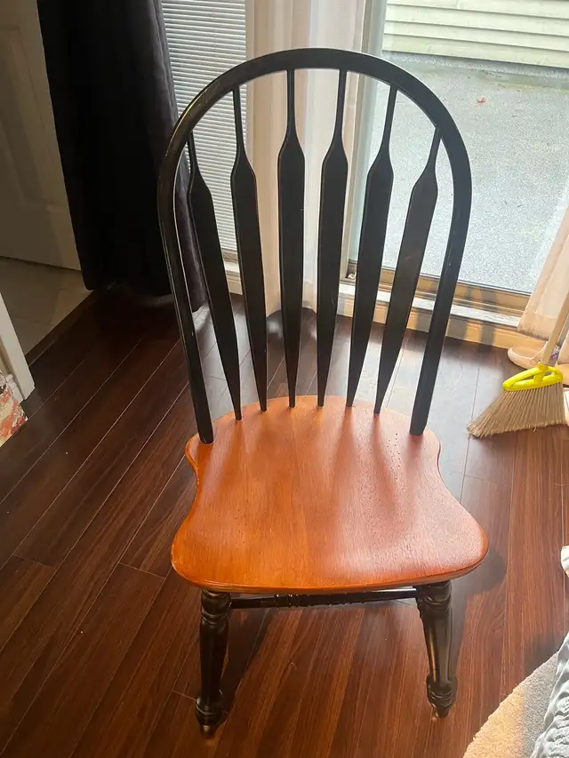 Wood Chair Windsor steambent arrow back chair in Chairs & Recliners in Downtown-West End - Image 3