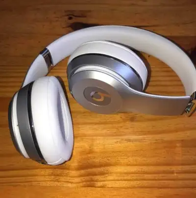  Beats Solo III Metallic Silver + Fil de Charge, View more