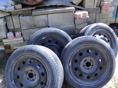 Michelin Energy Saver A/S All Season 235 55 R17 off a Ford Escape These tires still have at least on...