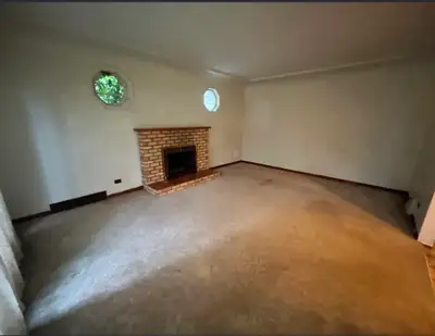 Extra large room 3 brother are living in it right now, the room will be available August 1st,