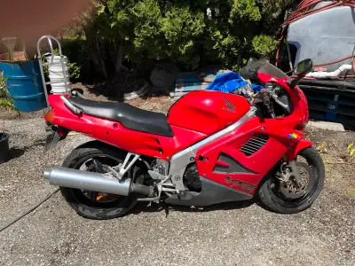 1995 Honda VR 750 Rated as best sports tourer by Motorcycle News https://www.motorcyclenews.com/bike...