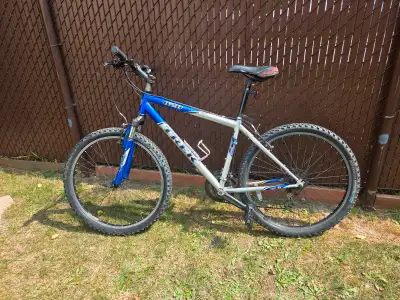 Vélo de montagne Trek 820  21 vitesses, View more