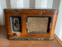 Roger’s Antique radio for sale 
