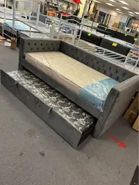 Pull Out Trundle Bed Frame & Mattress !!!